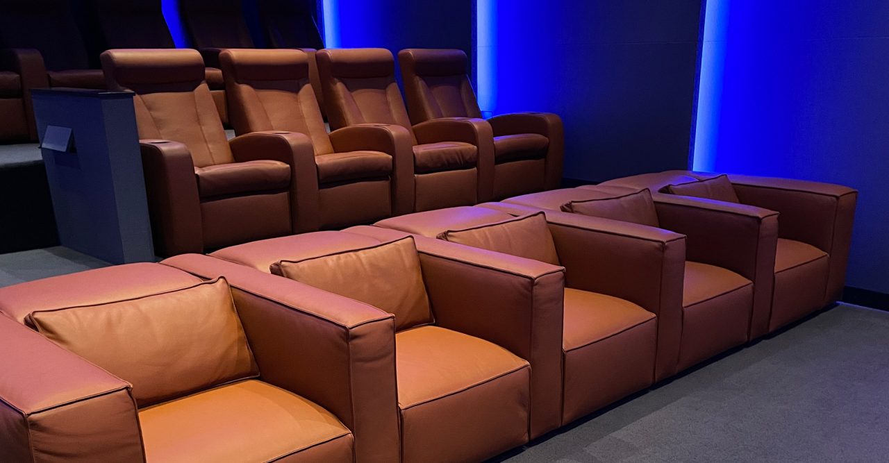 Luxury screening room Four Seasons Los Angeles Cineak seating