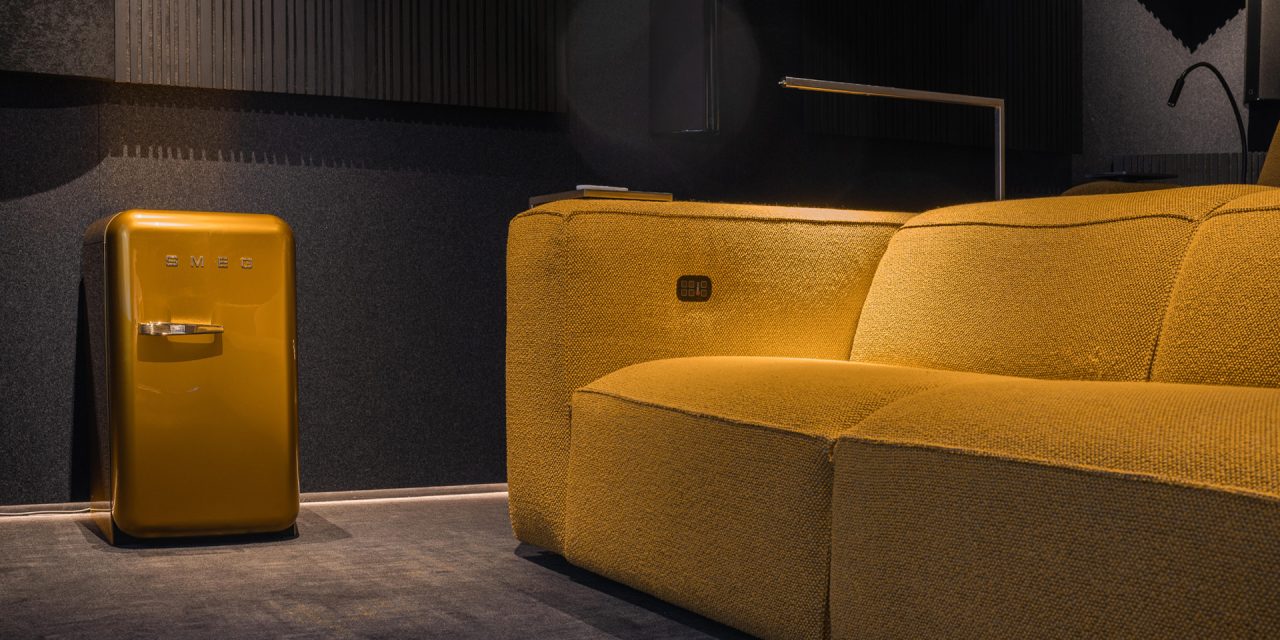 Cineaks gramercy home theatersofa in Kvadrat yellow fabric