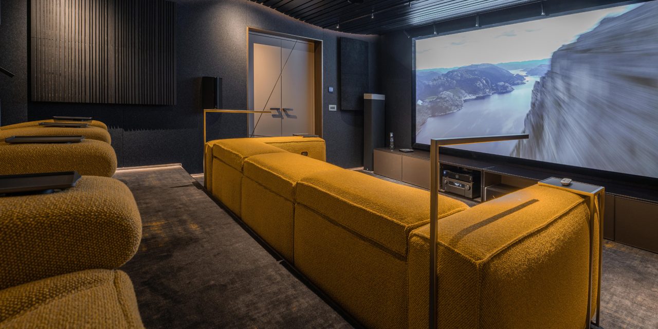 Cineaks gramercy home theatersofa in Kvadrat yellow fabric cinema